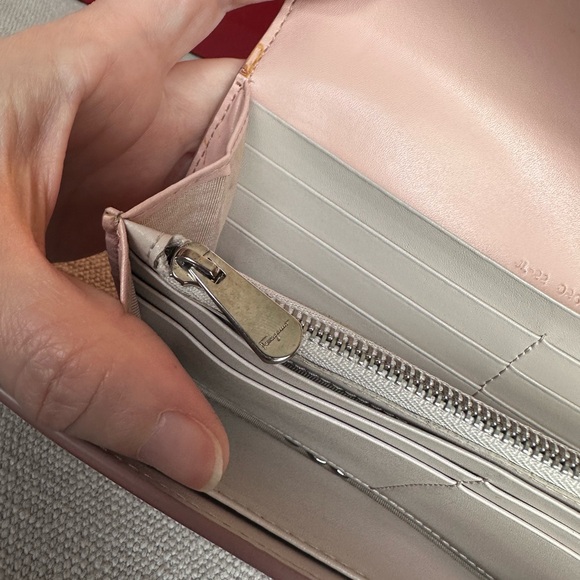 Salvatore Ferragamo Leather Bow Wallet - Picture 9 of 10